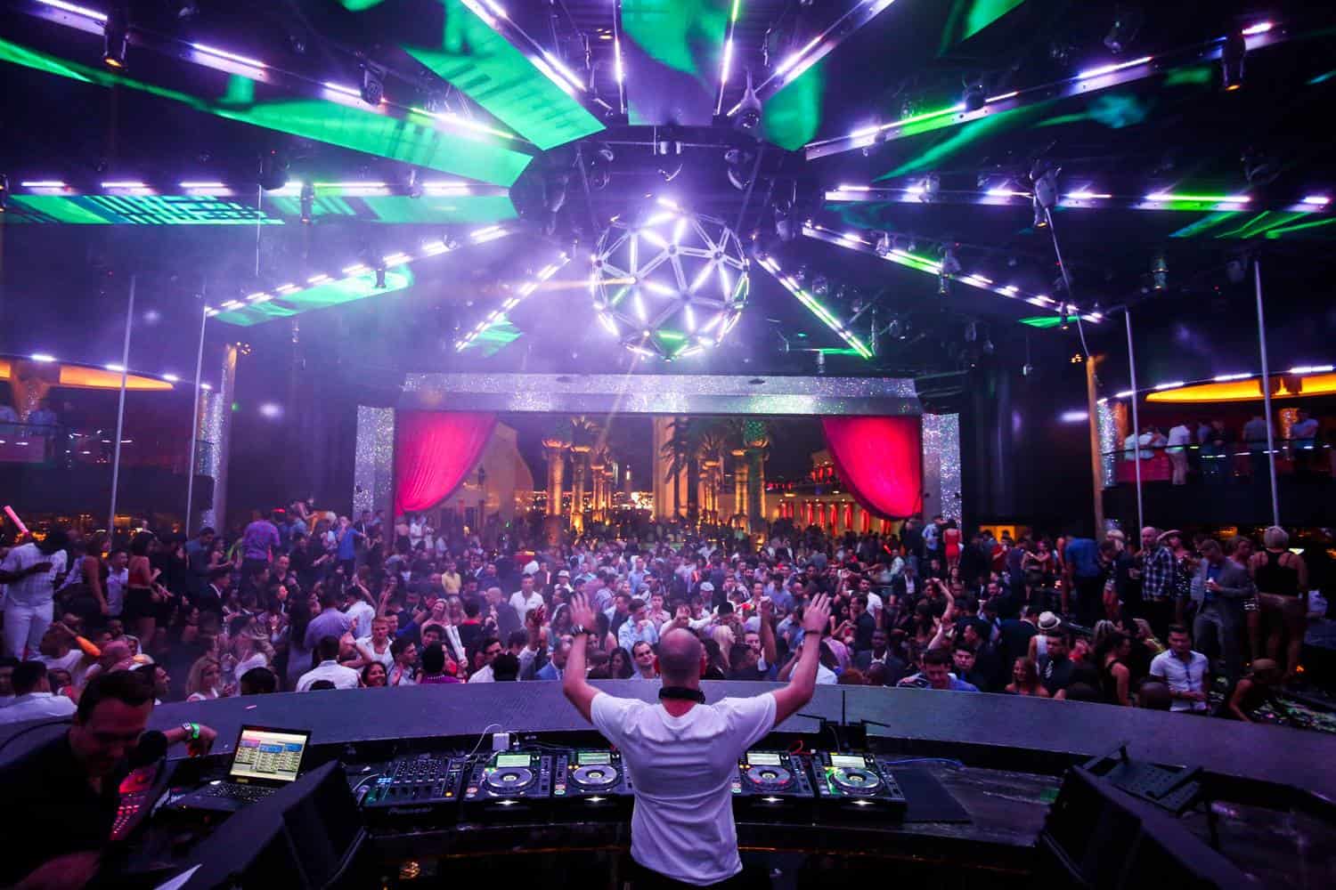 Drais-Nightclub-at-the-Cromwell-from-the-DJ-booth