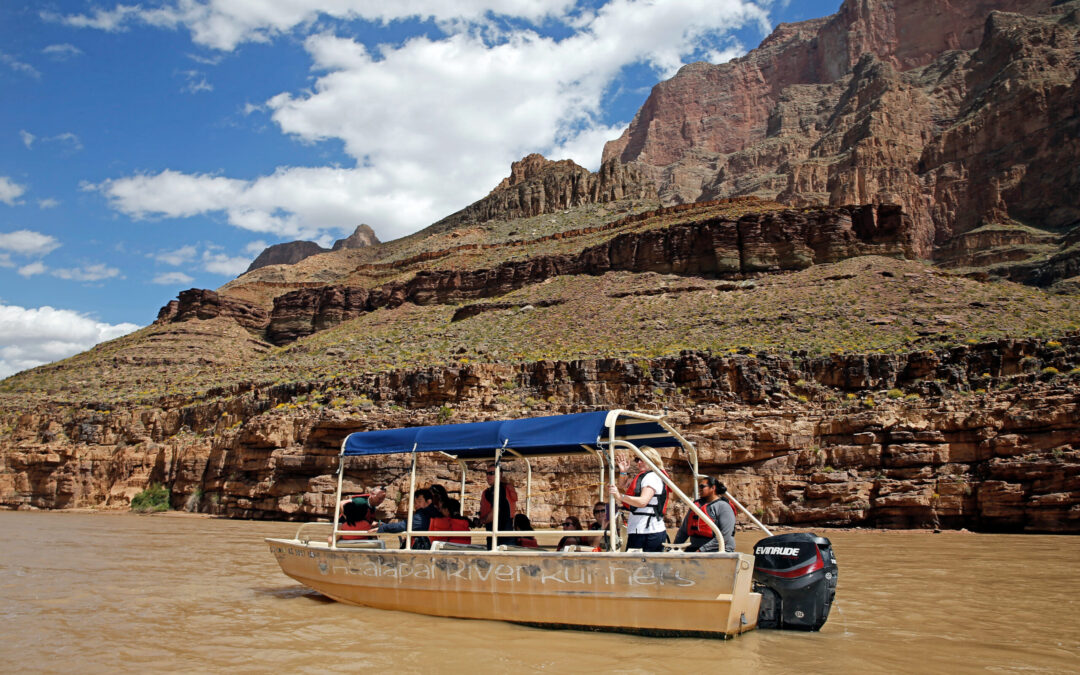 Grand Canyon West_Pontoon on Colorado River